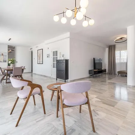 Mimosas Penthouse Cabopino شقة *